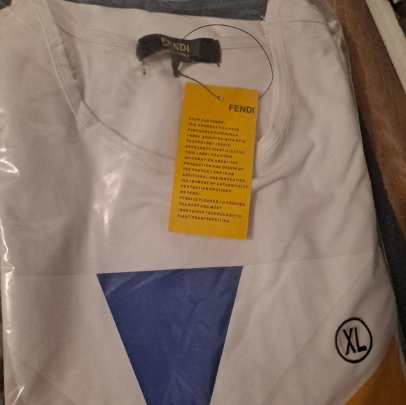 Clothes - Picture 3 of 6